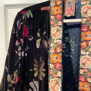 Johnny Was kimono velvet/silk embroidery
